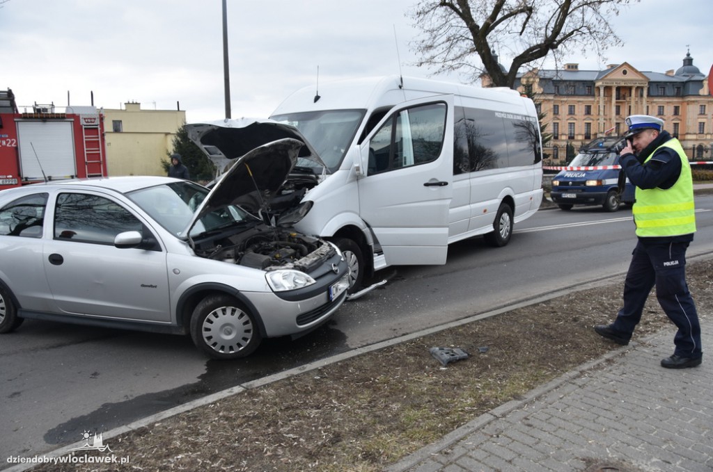 Zderzenie  busem na Okrężnej