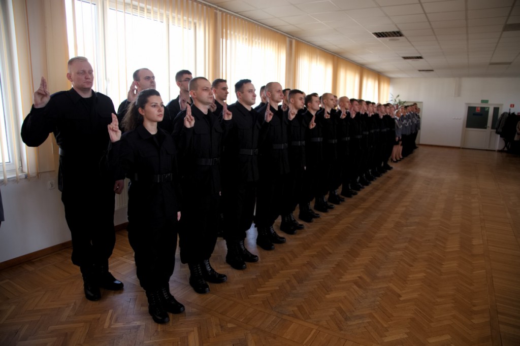 Ślubowanie nowych policjantów