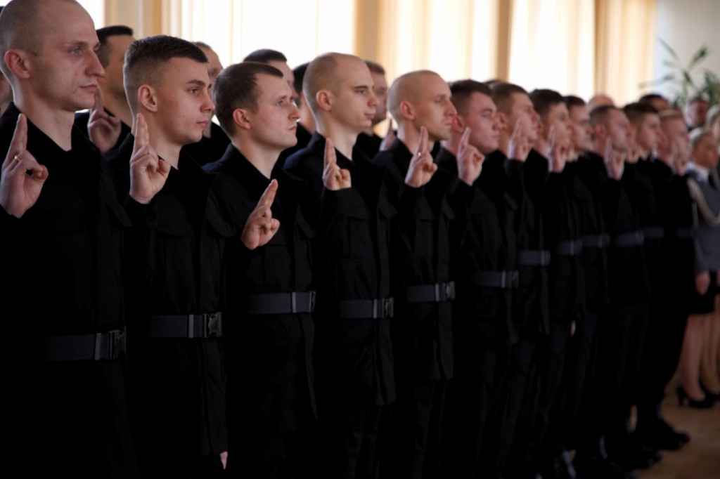 Ślubowanie nowych policjantów
