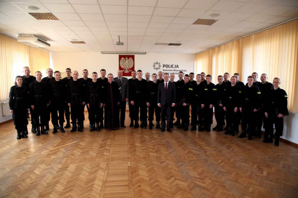 Ślubowanie nowych policjantów