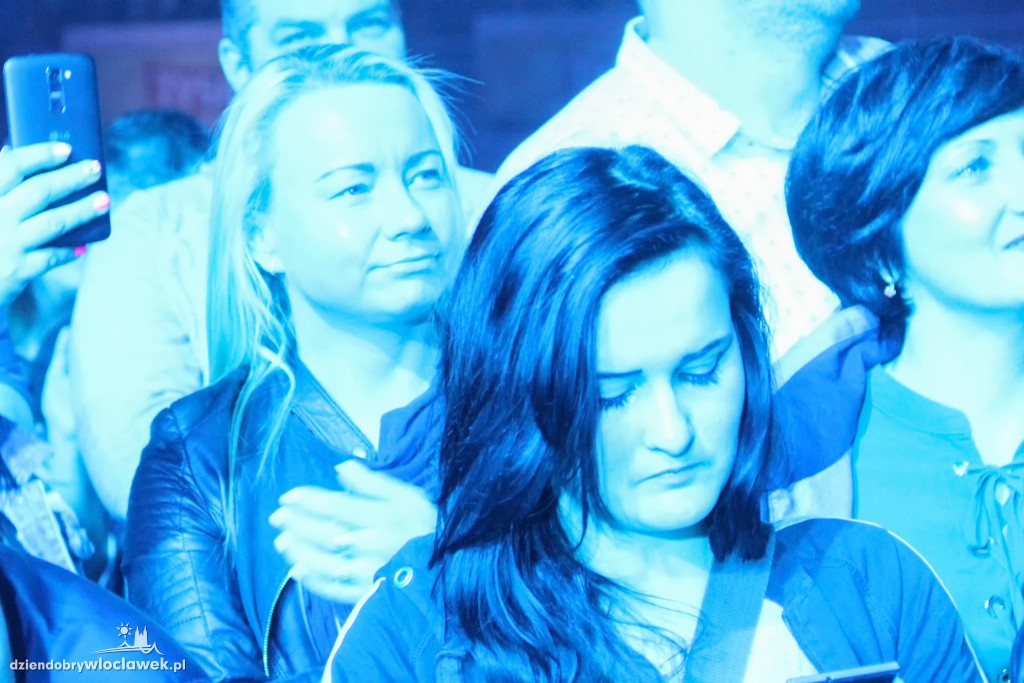 Disco Polo na Dzień Kobiet w Hali Mistrzów