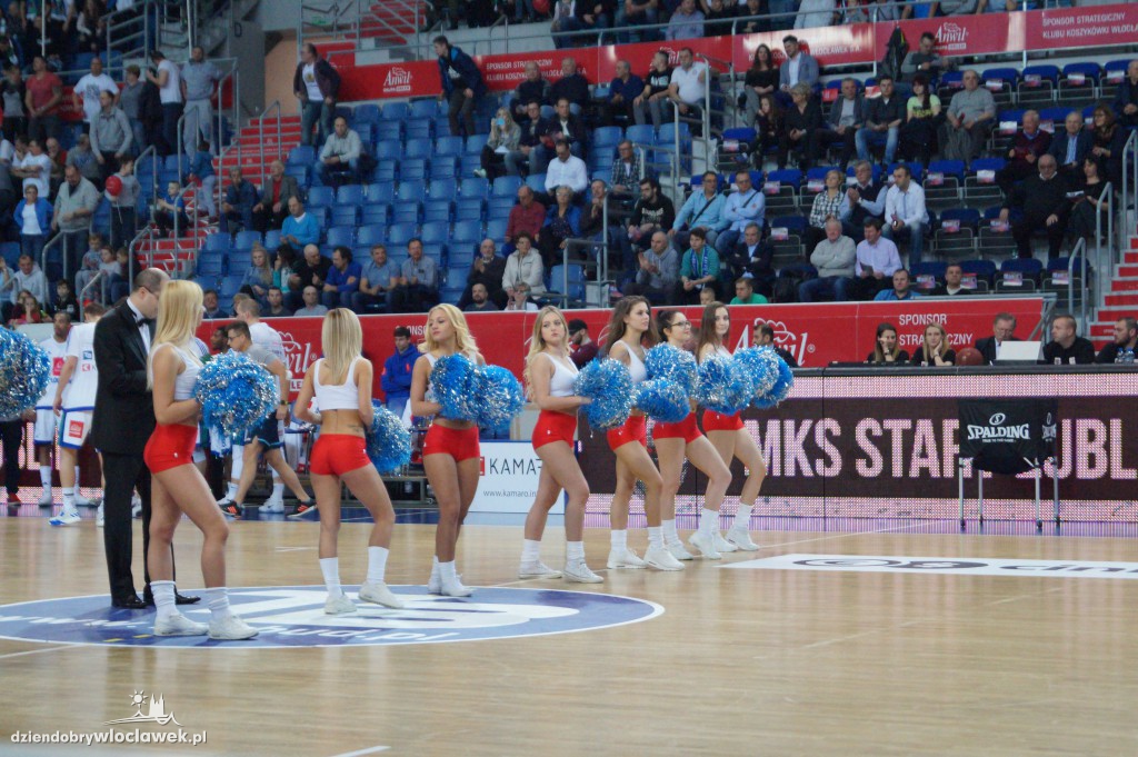 Anwil Dance Team na meczu z TBV Startem