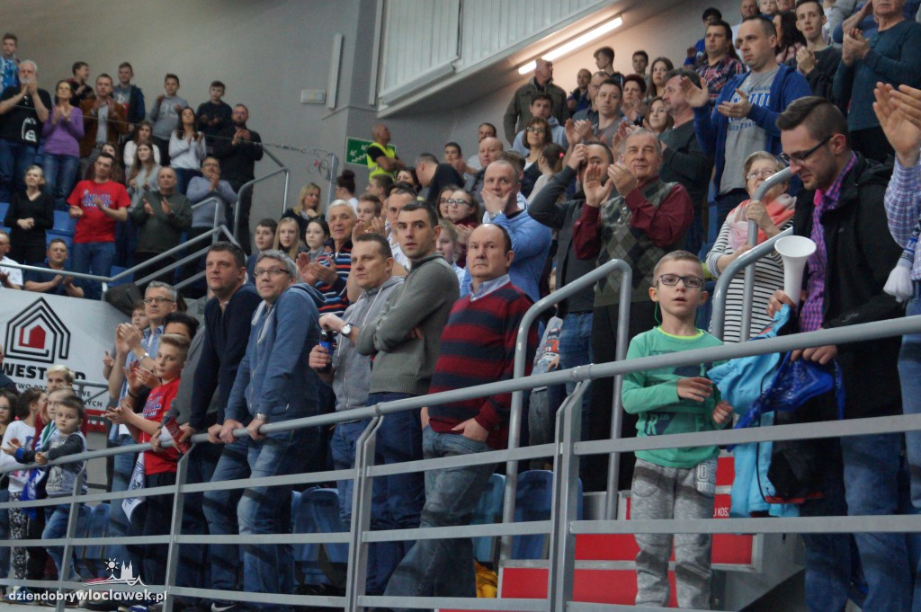 Kibice na meczu Anwil - TBV Start
