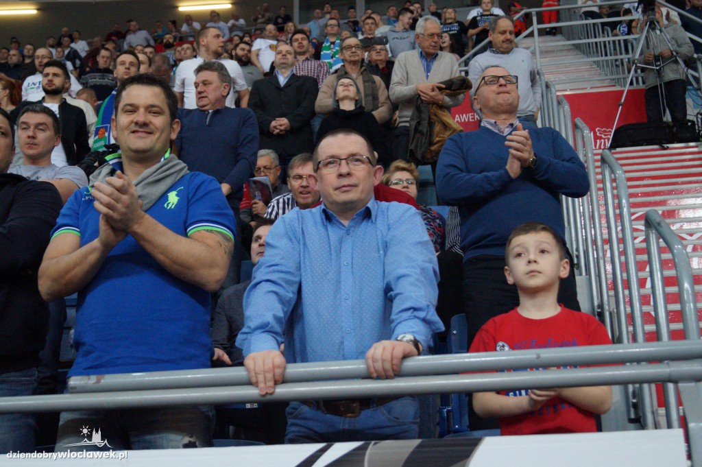 Kibice na meczu Anwil - TBV Start