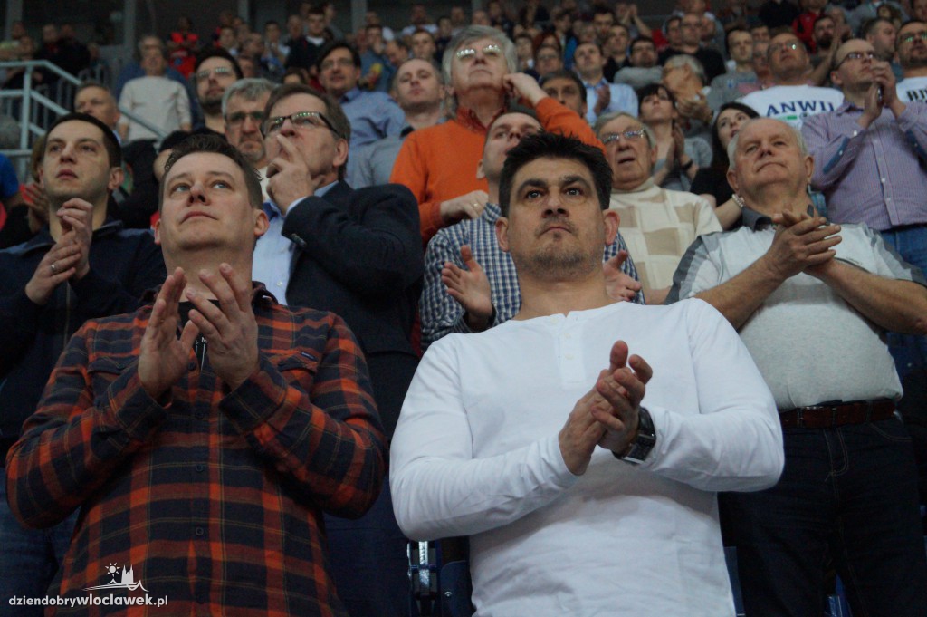 Kibice na meczu Anwil - TBV Start