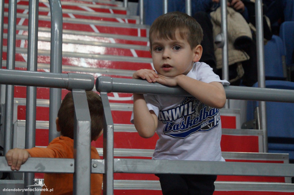 Kibice na meczu Anwil - TBV Start