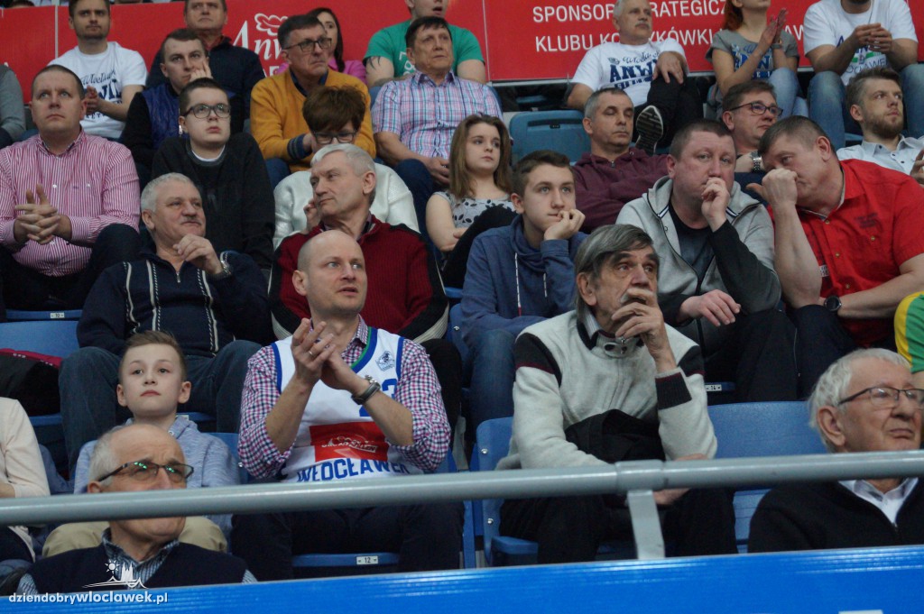 Kibice na meczu Anwil - TBV Start
