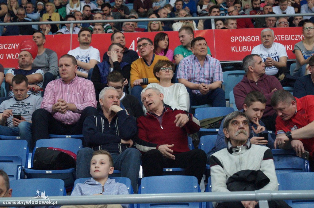 Kibice na meczu Anwil - TBV Start