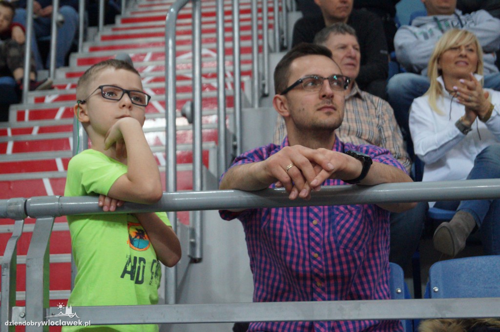 Kibice na meczu Anwil - TBV Start