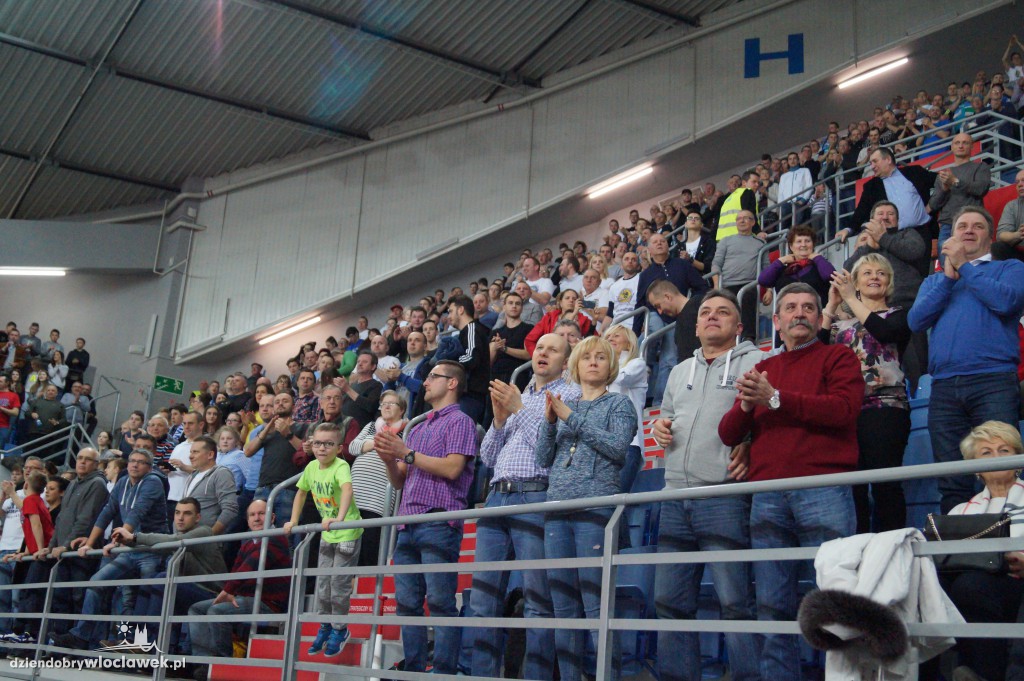 Kibice na meczu Anwil - TBV Start
