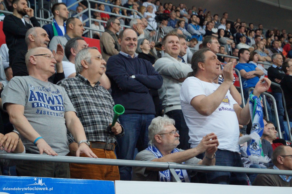 Kibice na meczu Anwil - TBV Start