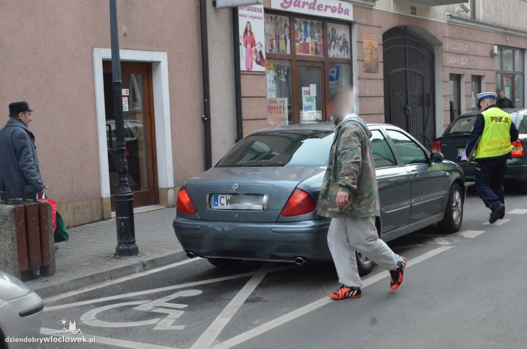 Pieszy poszkodowany na Piekarskiej