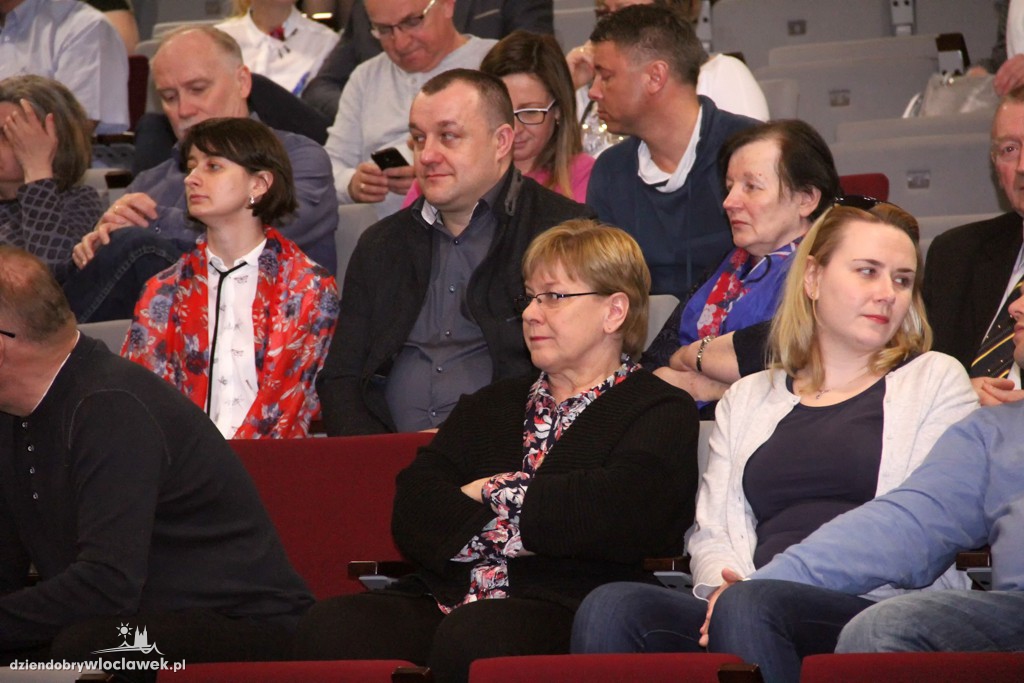 Mężczyzna z kijowym peselem