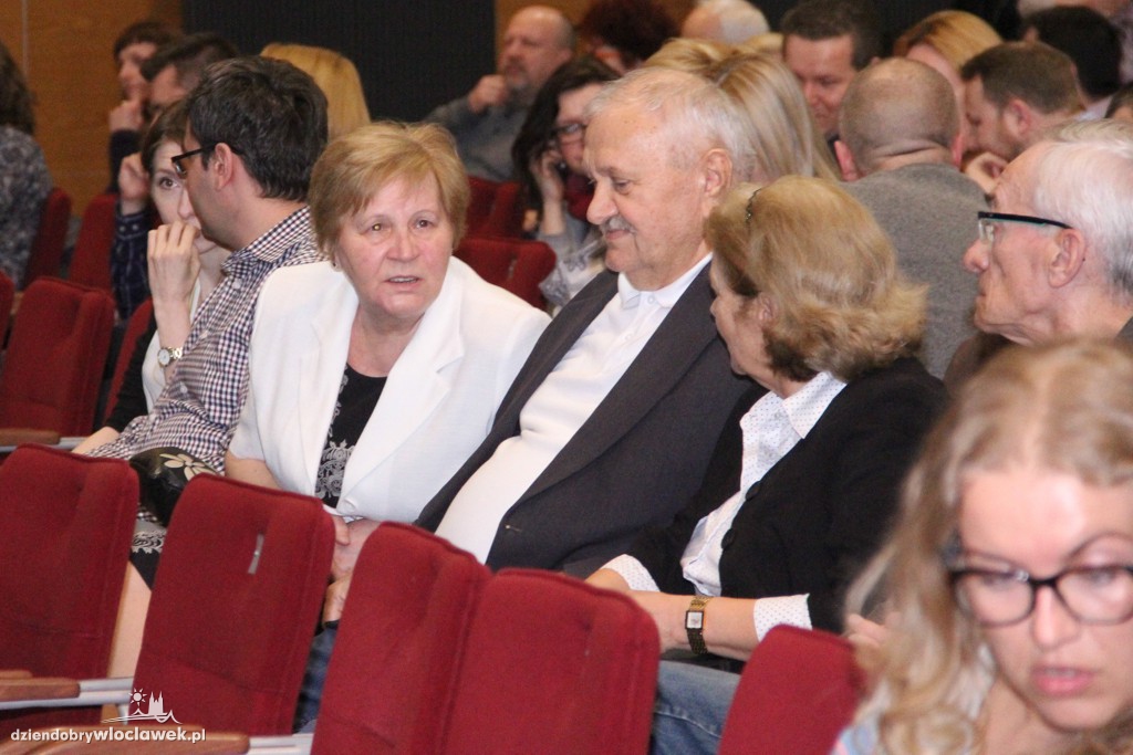 Mężczyzna z kijowym peselem