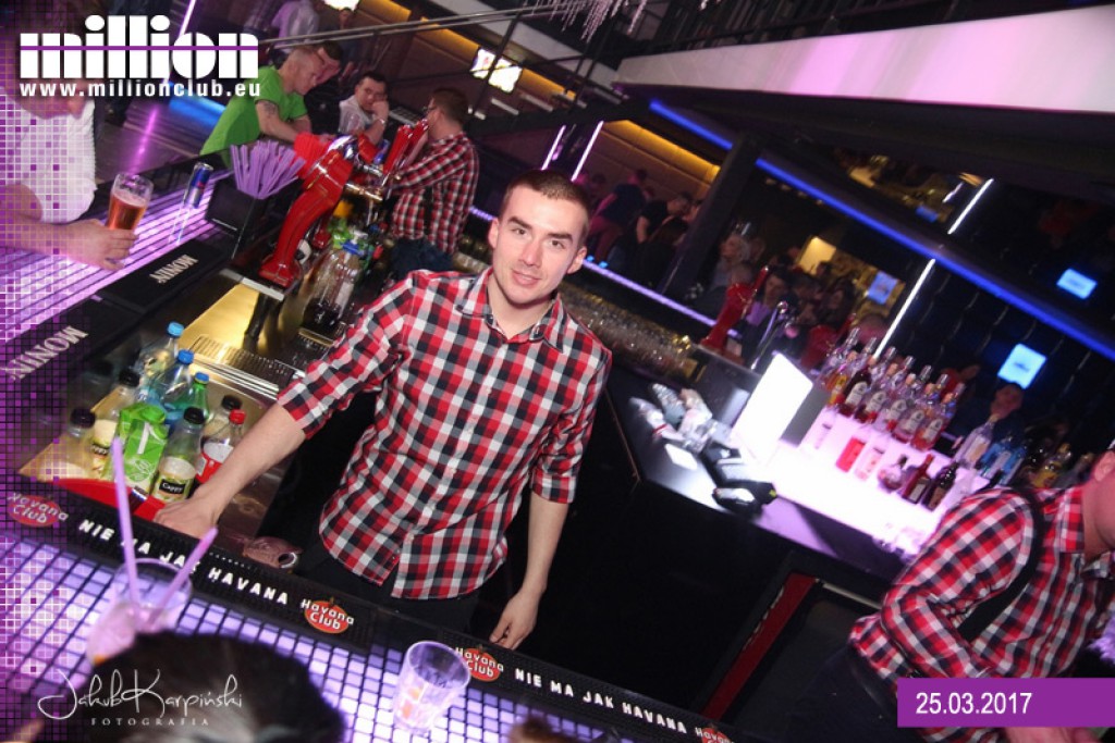 Sobotnia noc w klubie Million