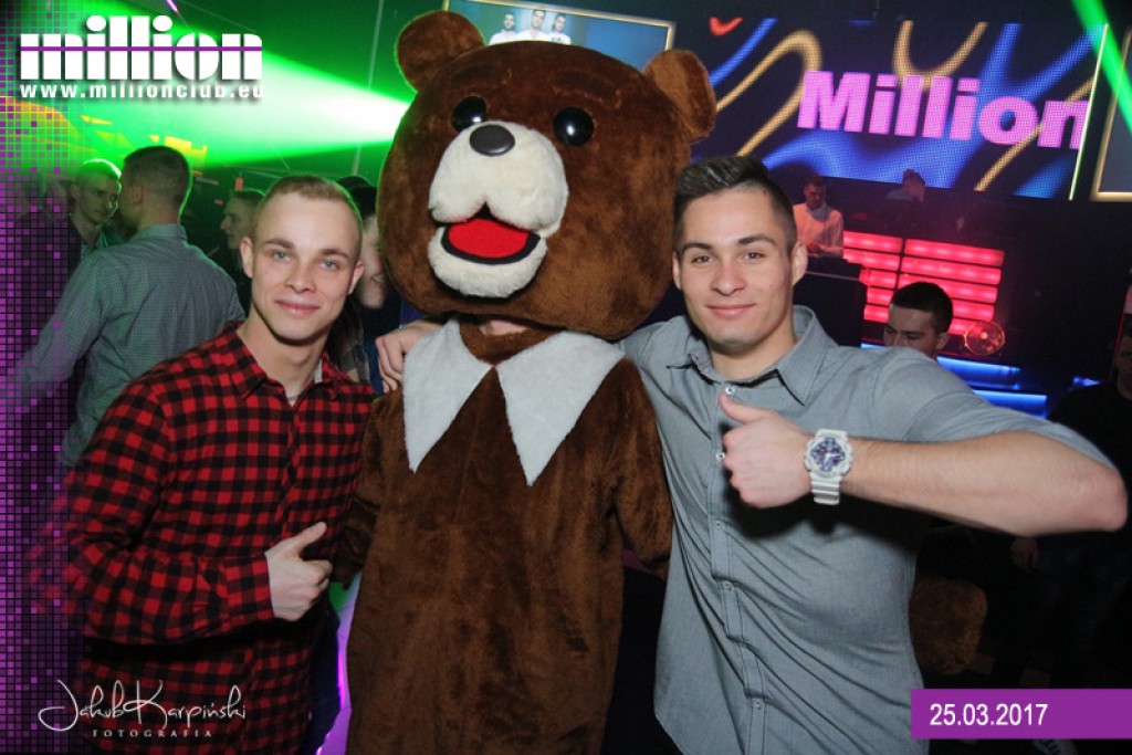 Sobotnia noc w klubie Million