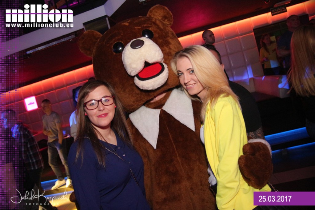 Sobotnia noc w klubie Million
