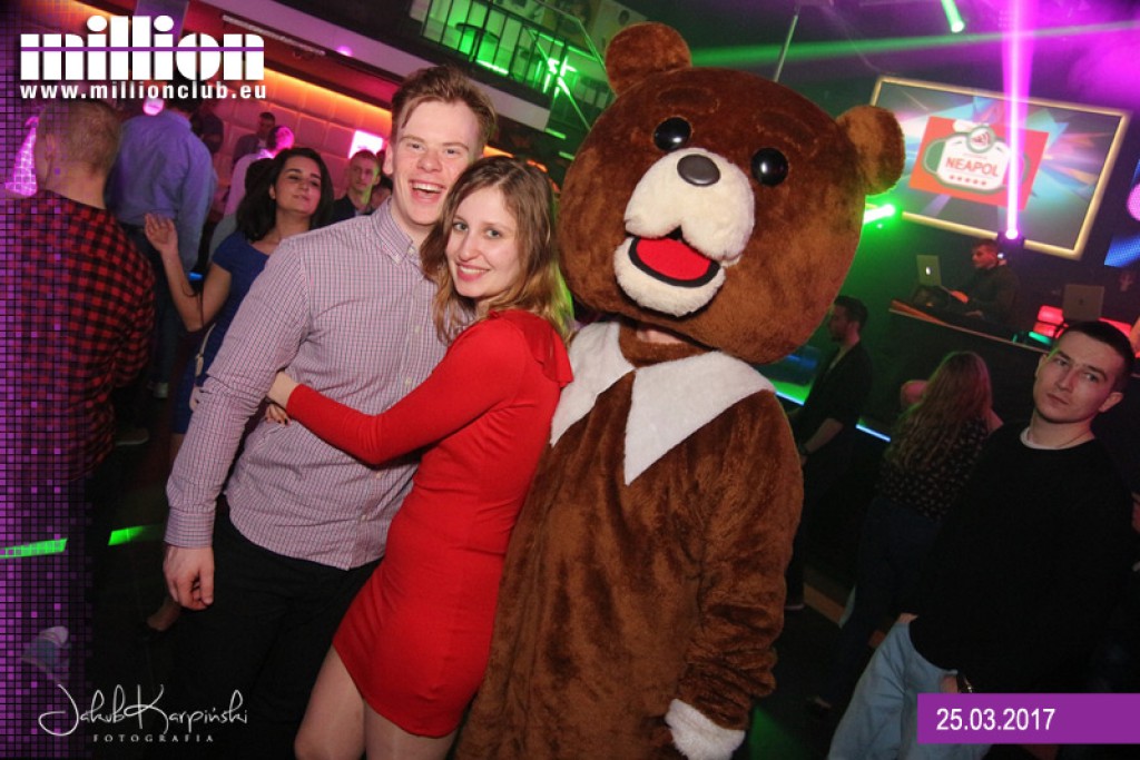 Sobotnia noc w klubie Million