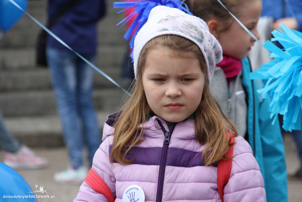 W chmury dla autyzmu - SP 20 na niebiesko