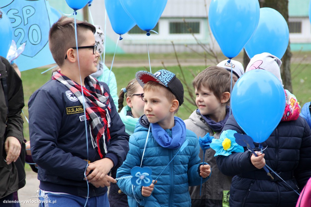 W chmury dla autyzmu - SP 20 na niebiesko