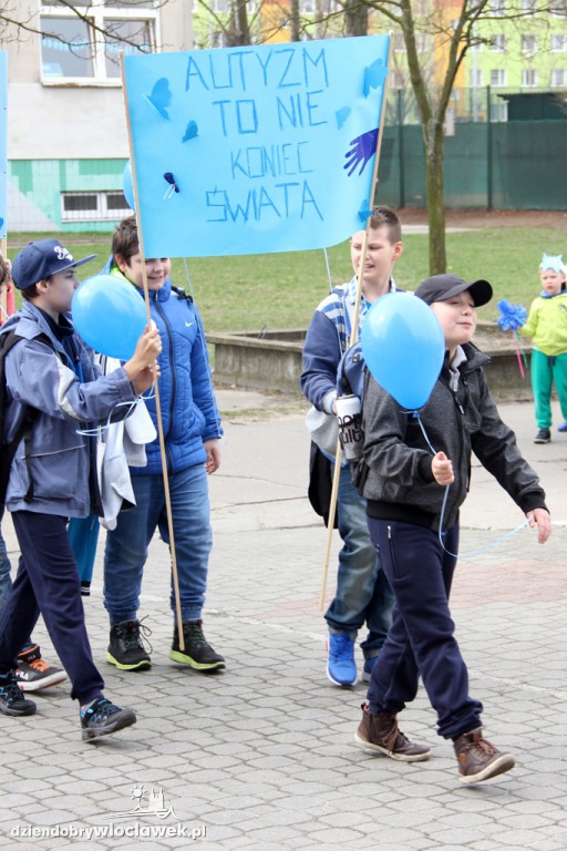 W chmury dla autyzmu - SP 20 na niebiesko