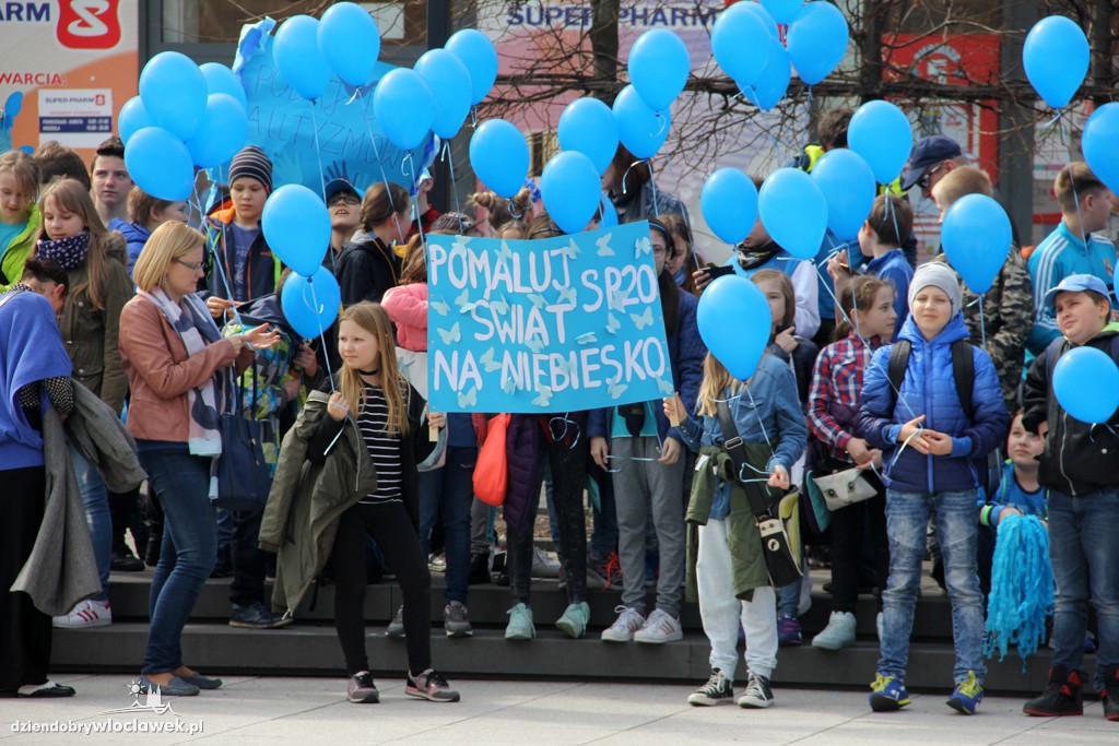 W chmury dla autyzmu - SP 20 na niebiesko