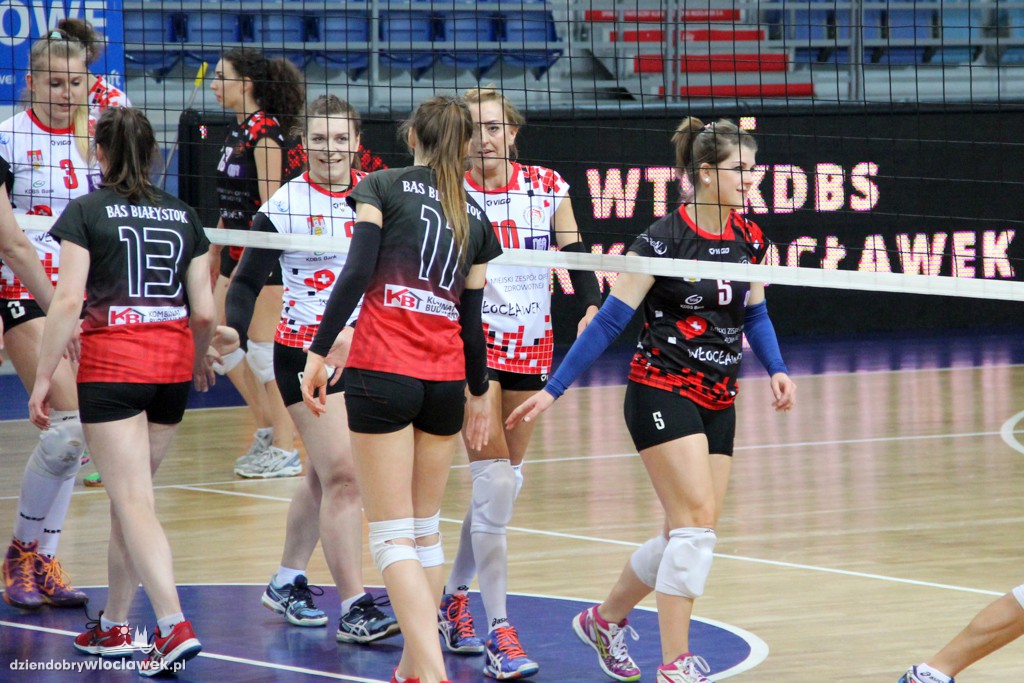 Mecz II ligi siatkówki kobiet w Hali Mistrzów