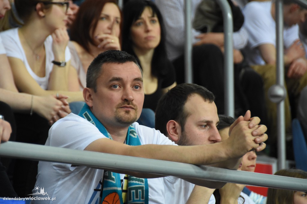 Kibice na meczu Anwil - Stelmet w Hali Mistrzów