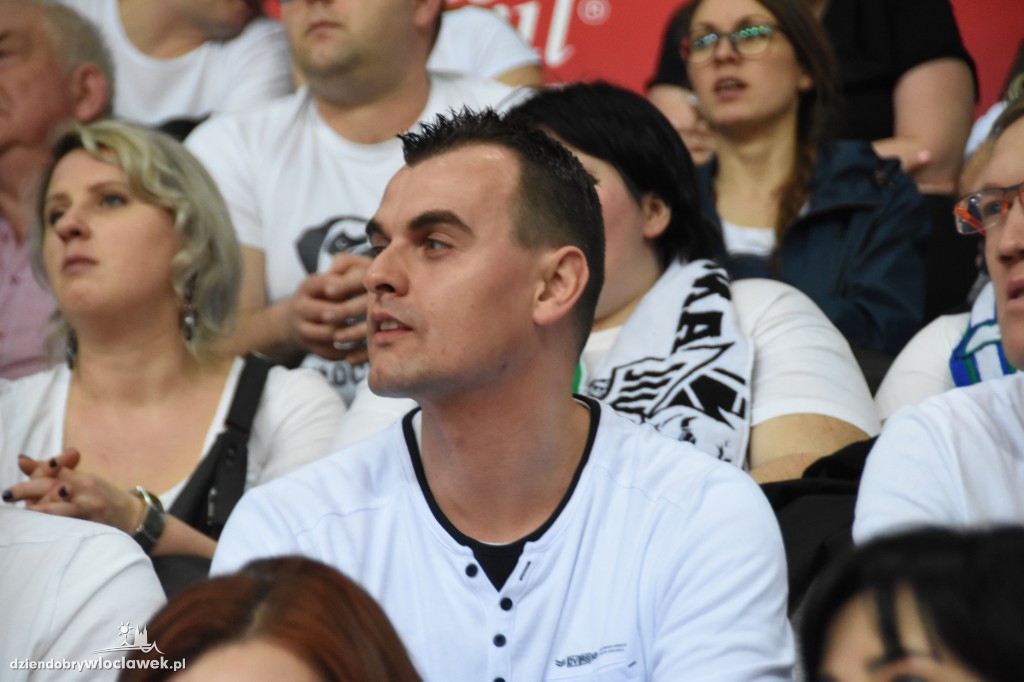 Kibice na meczu Anwil - Stelmet w Hali Mistrzów