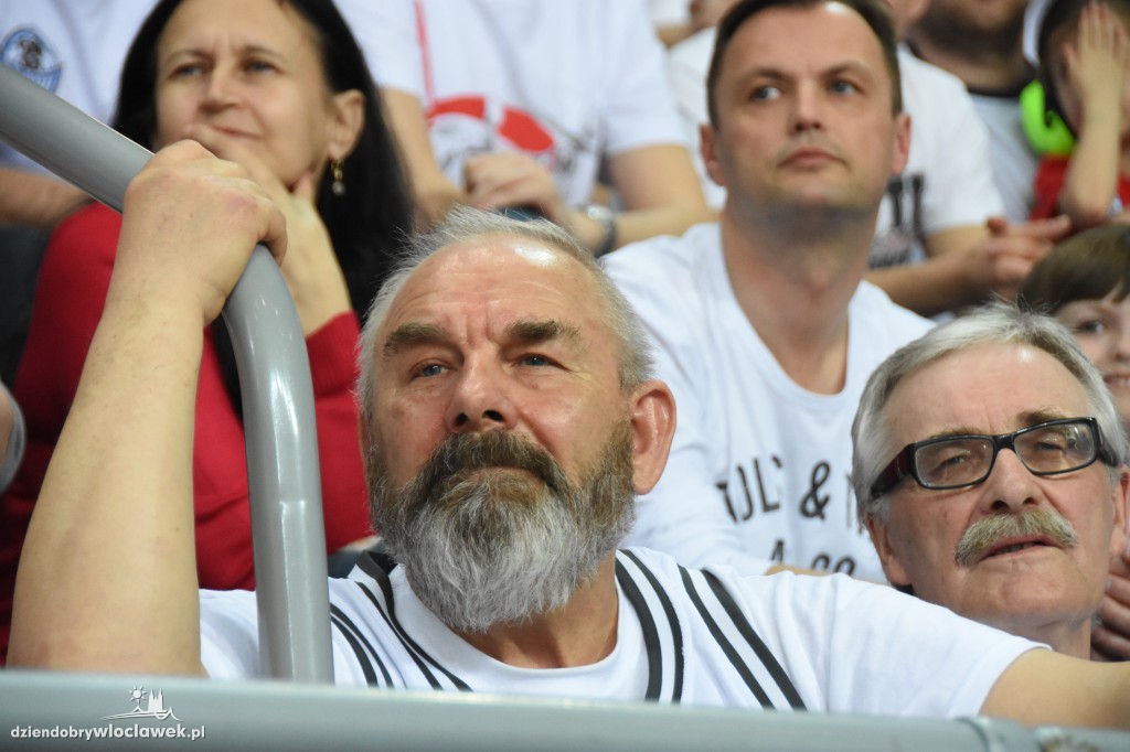 Kibice na meczu Anwil - Stelmet w Hali Mistrzów
