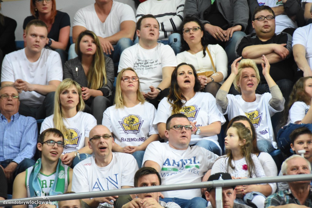 Kibice na meczu Anwil - Stelmet w Hali Mistrzów