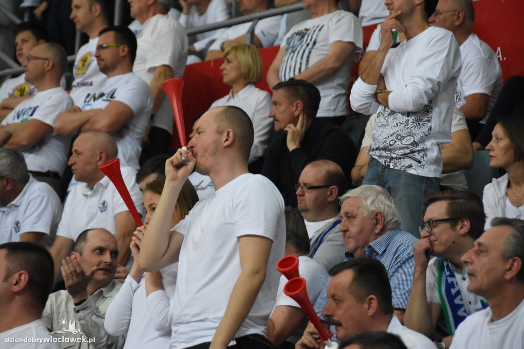 Kibice na meczu Anwil - Stelmet w Hali Mistrzów