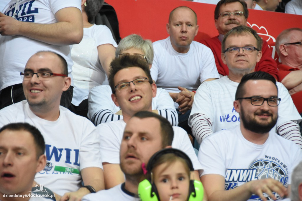 Kibice na meczu Anwil - Stelmet w Hali Mistrzów