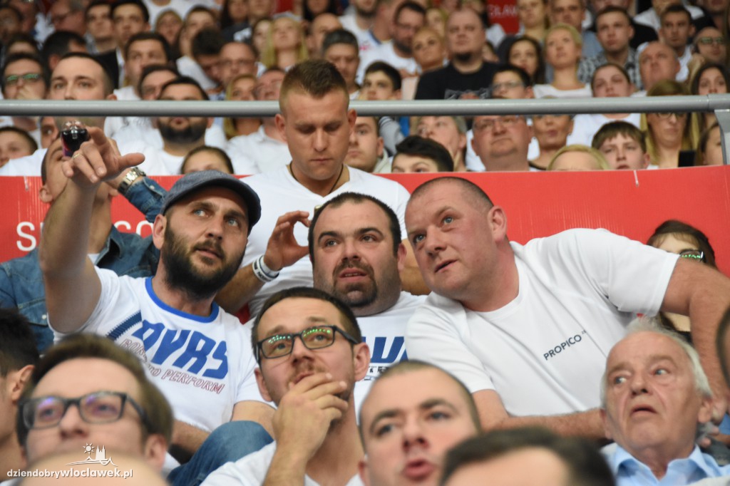 Kibice na meczu Anwil - Stelmet w Hali Mistrzów