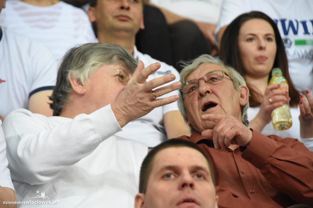 Kibice na meczu Anwil - Stelmet w Hali Mistrzów