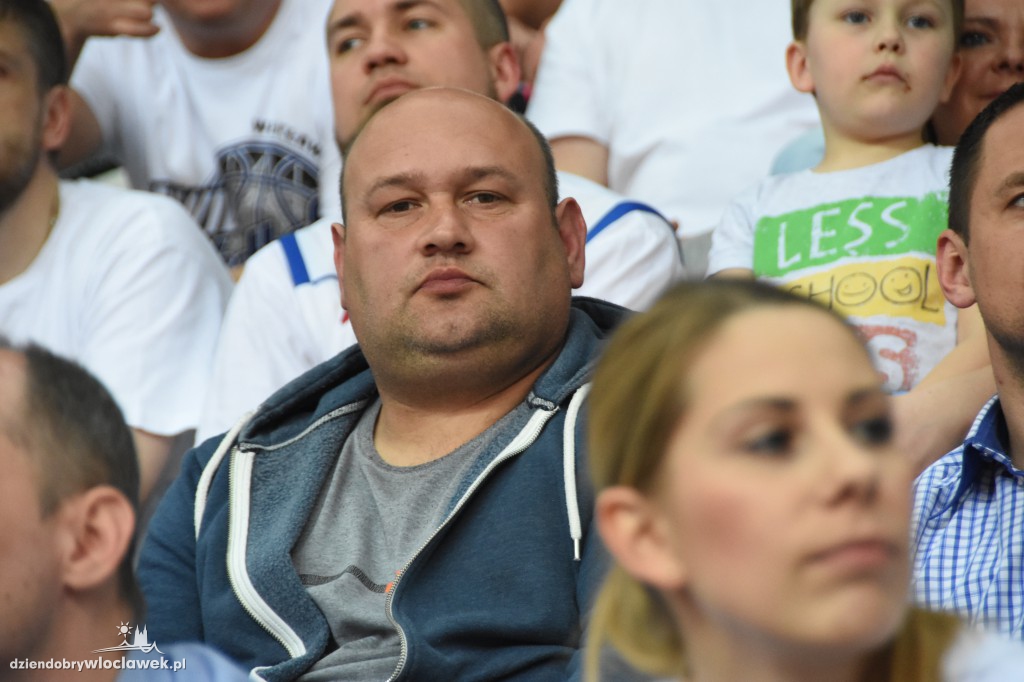 Kibice na meczu Anwil - Stelmet w Hali Mistrzów