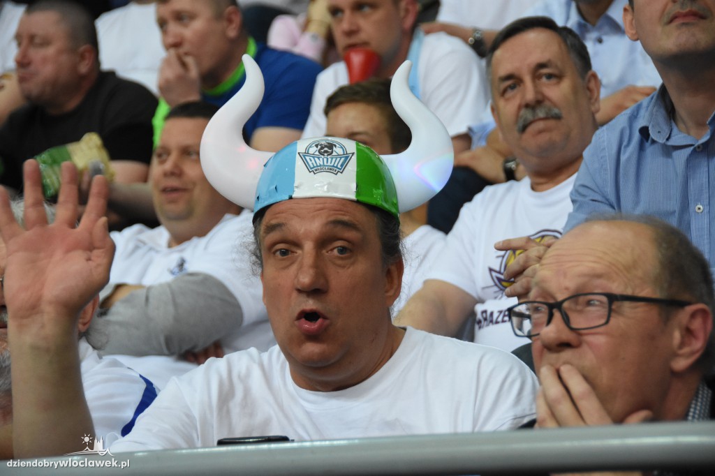Kibice na meczu Anwil - Stelmet w Hali Mistrzów