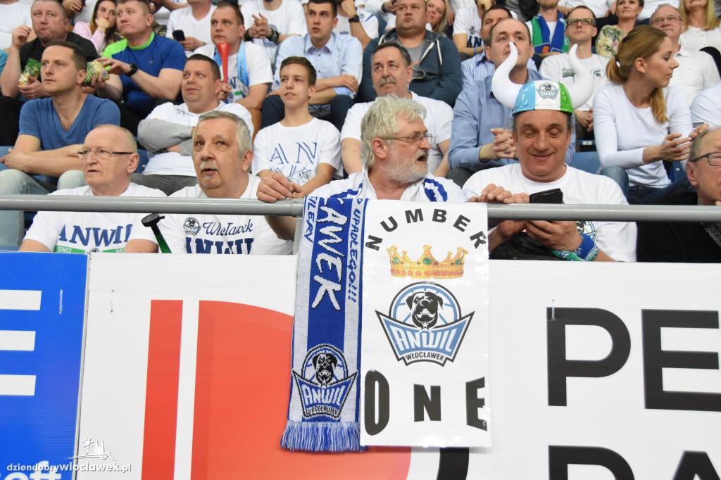 Kibice na meczu Anwil - Stelmet w Hali Mistrzów