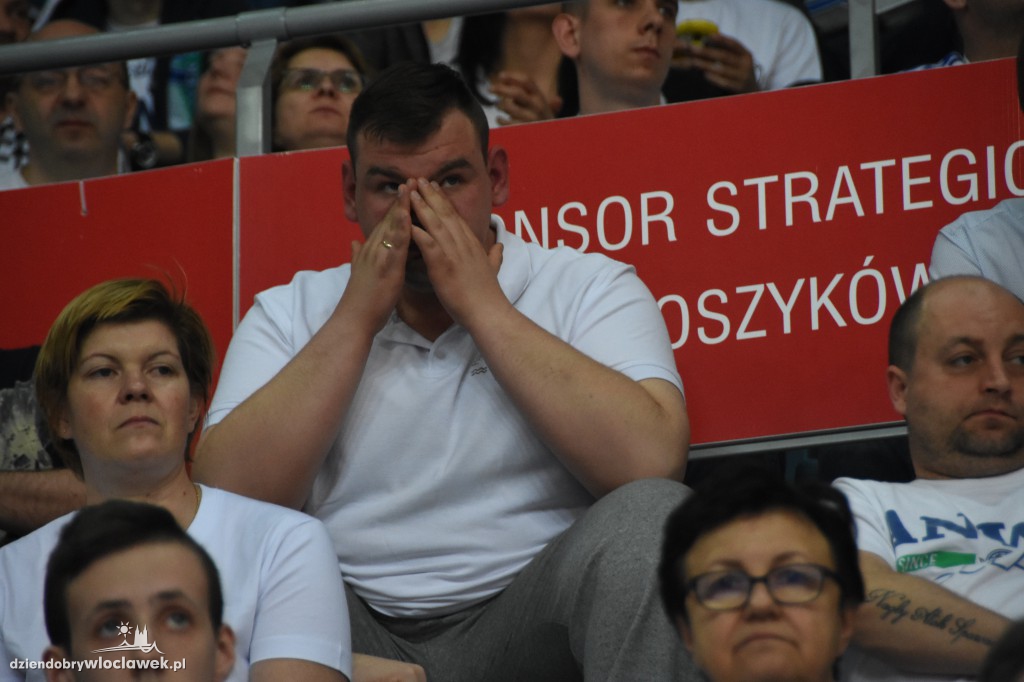Kibice na meczu Anwil - Stelmet w Hali Mistrzów