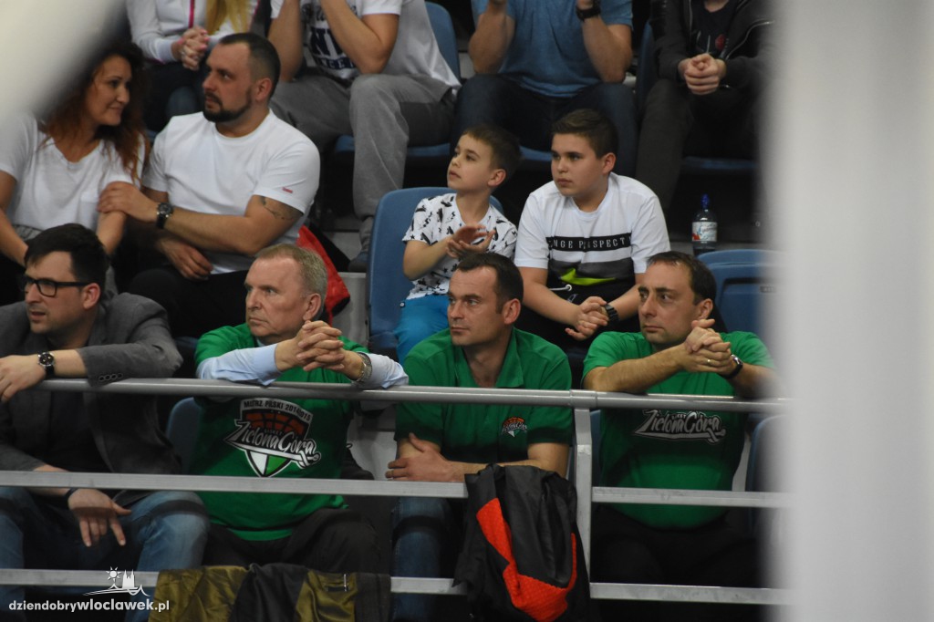 Kibice na meczu Anwil - Stelmet w Hali Mistrzów