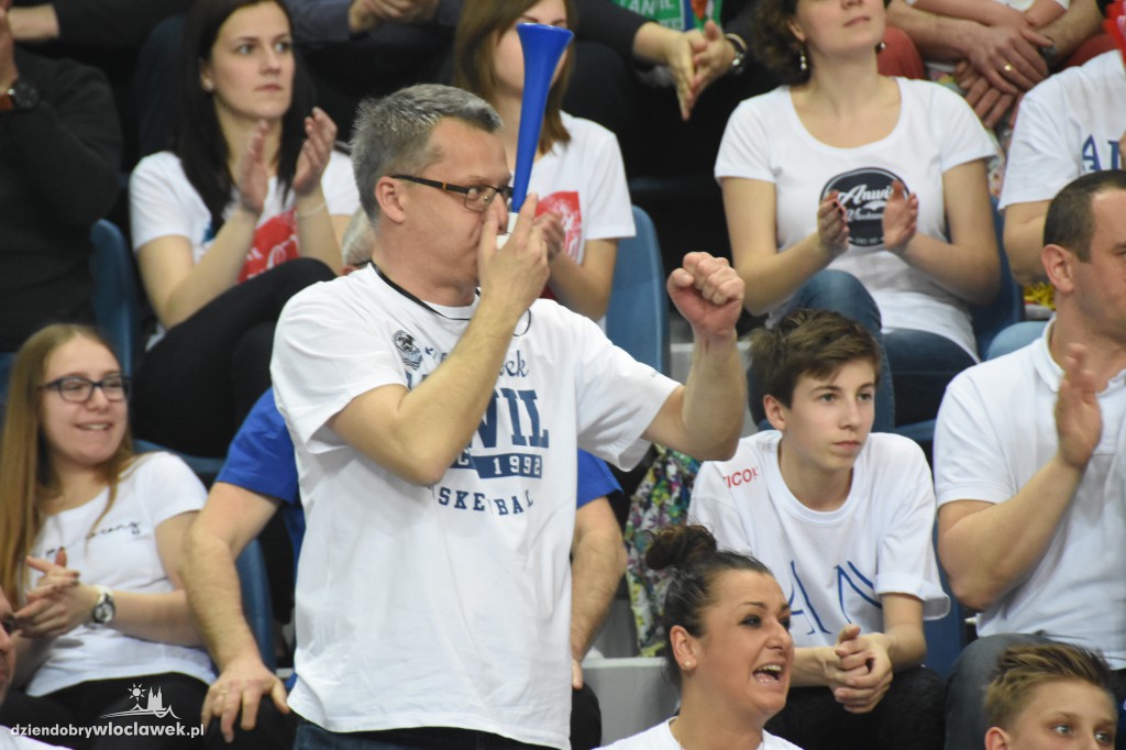 Kibice na meczu Anwil - Stelmet w Hali Mistrzów