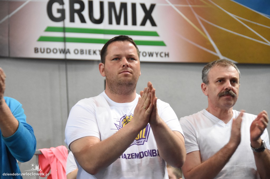 Kibice na meczu Anwil - Stelmet w Hali Mistrzów