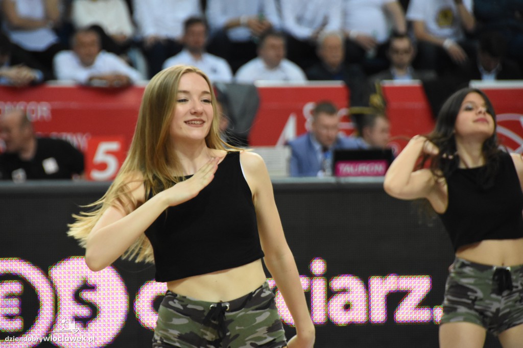Anwil Dance Team na meczu ze Stalmetem