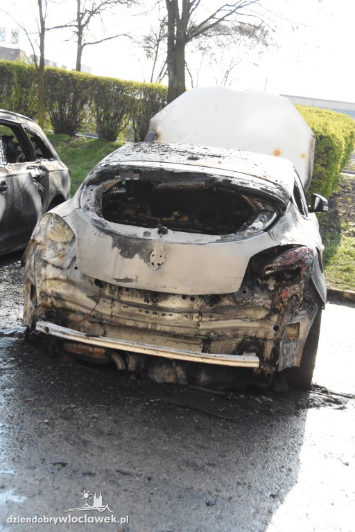 Pożar czterech aut przy ul. Smólskiej