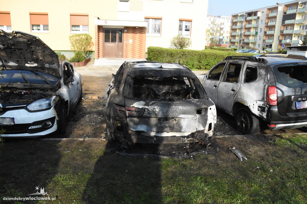 Pożar czterech aut przy ul. Smólskiej