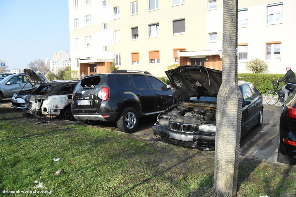 Pożar czterech aut przy ul. Smólskiej