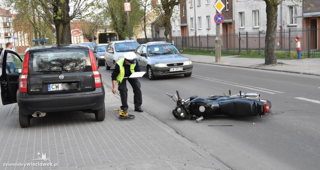 Panda uderzyła w motocykl