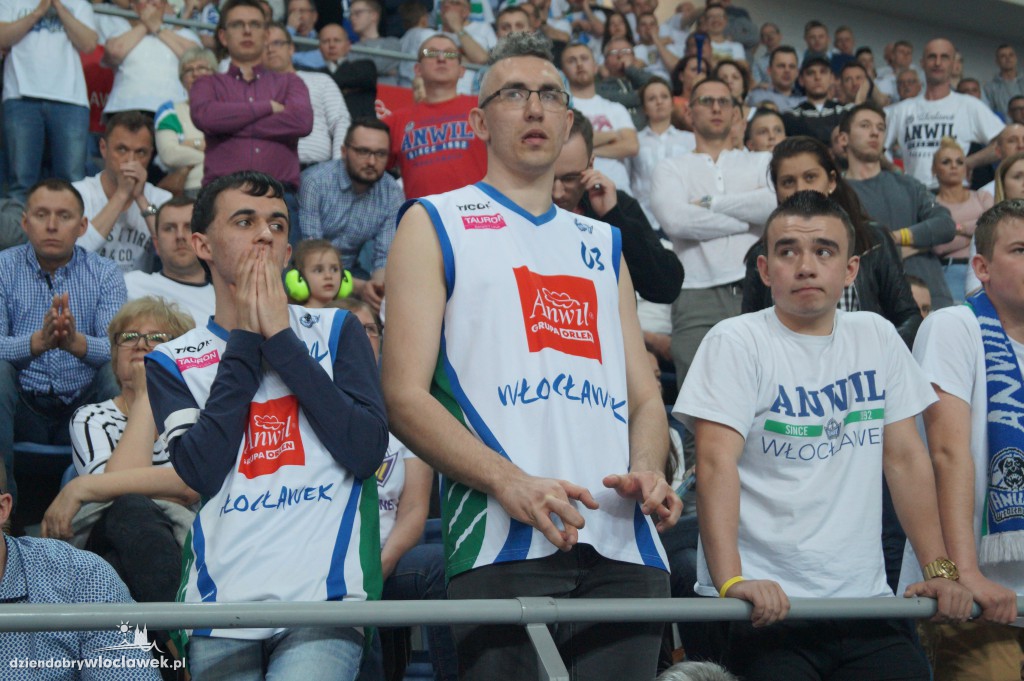Kibice na meczu Anwil - Rosa w Hali Mistrzów