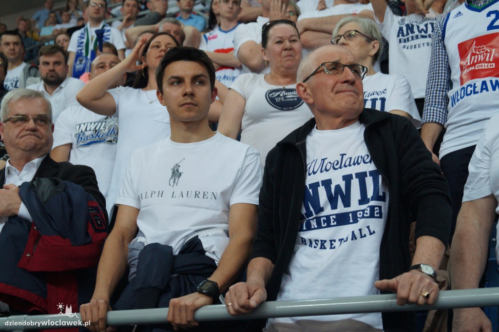Kibice na meczu Anwil - Rosa w Hali Mistrzów