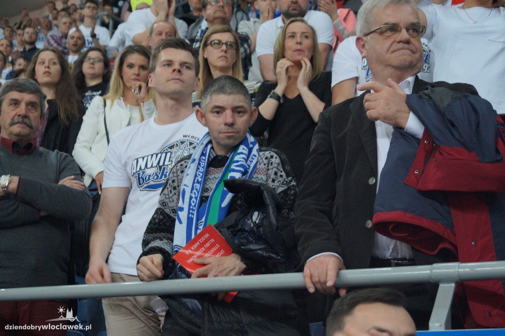 Kibice na meczu Anwil - Rosa w Hali Mistrzów